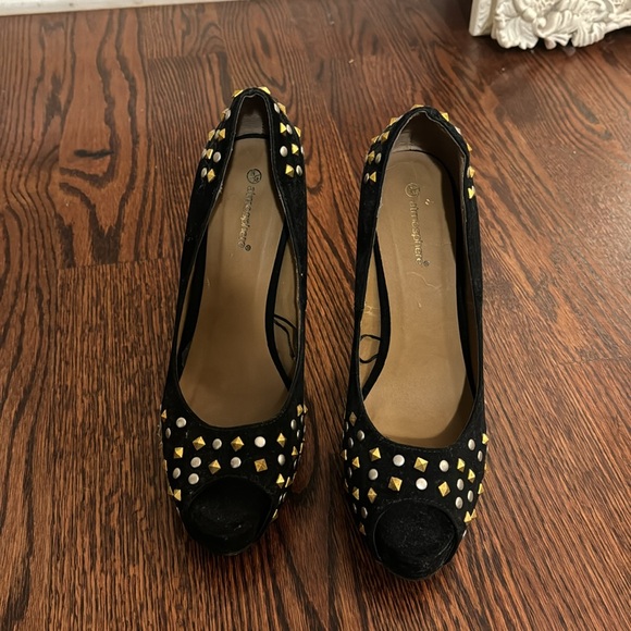 Sexy studded high heels - Picture 3 of 7